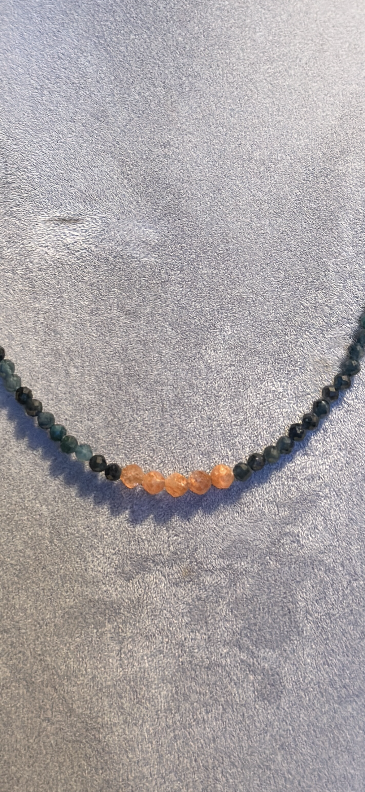 Chokerkette aus Indigolith und Sonnenstein