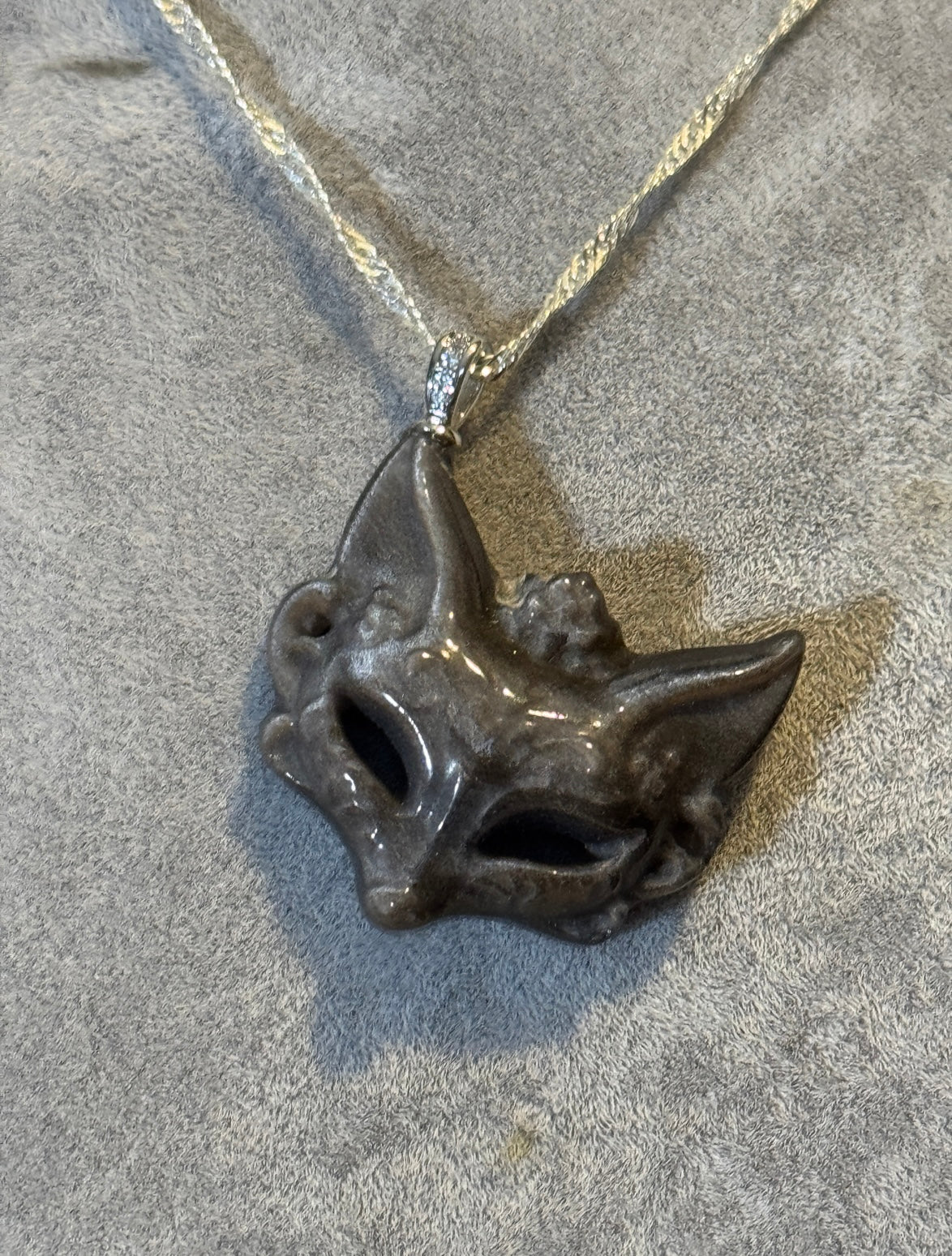 Silbershine Obsidian Anhänger als Fuchsmaske