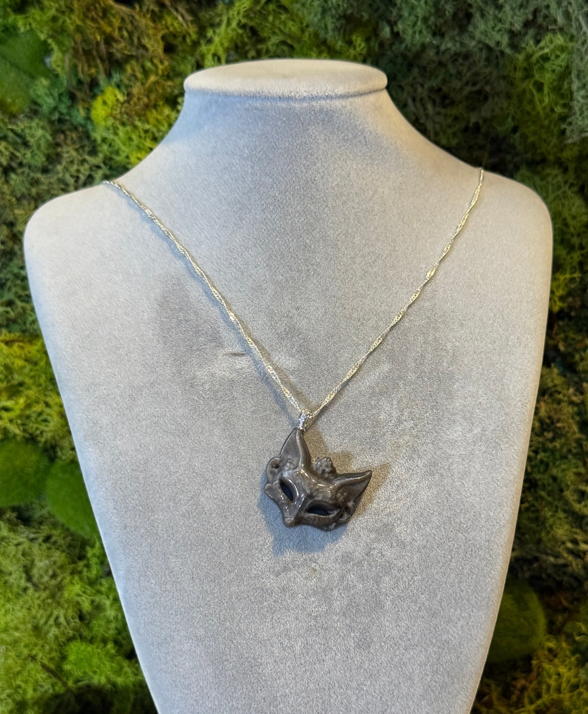 Silbershine Obsidian Anhänger als Fuchsmaske