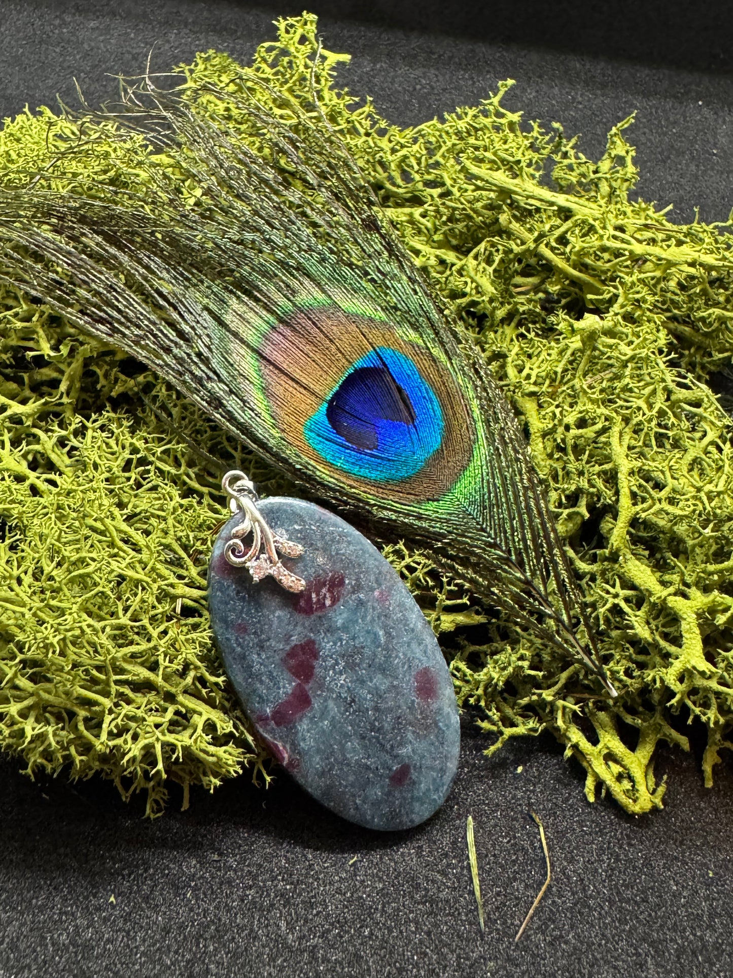 Rubin in Kyanit Anhänger