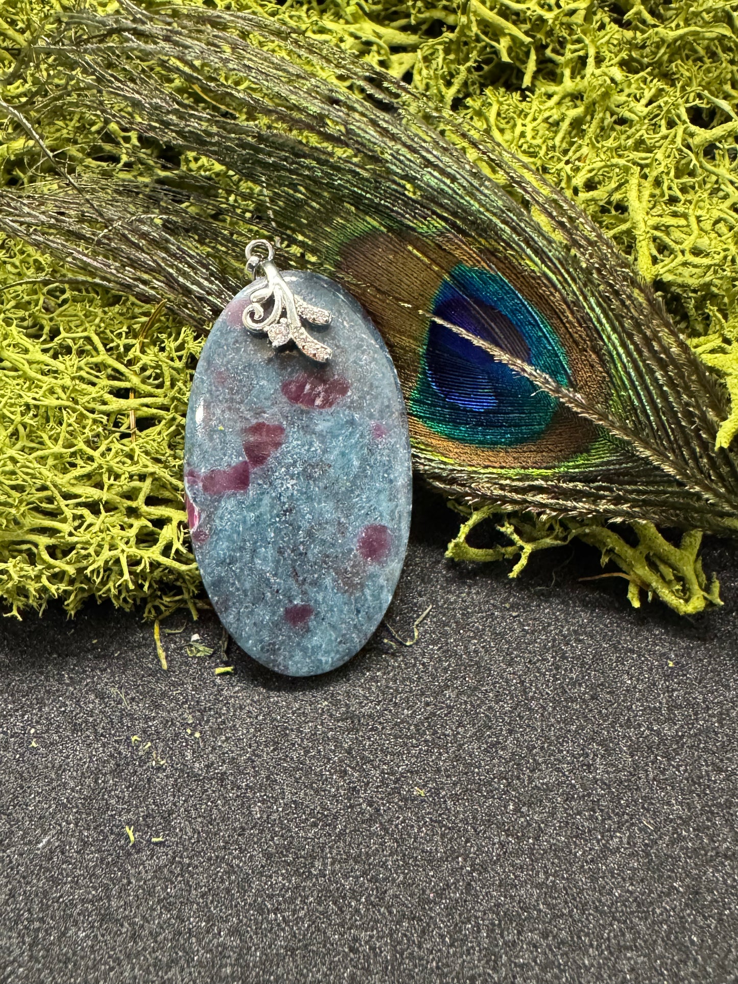 Rubin in Kyanit Anhänger